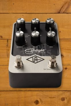 Universal Audio UAFX Guitar Pedals | Starlight Echo Station
